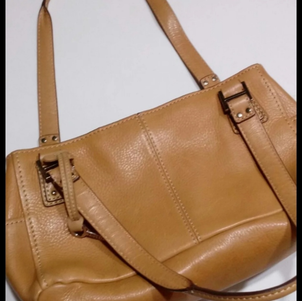 Tan leather fossil shoulder bag